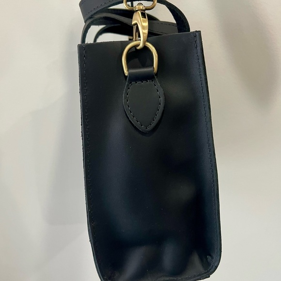 🖤 Lola Zip Crossbody Tote - Portland Leather - Picture 3 of 6